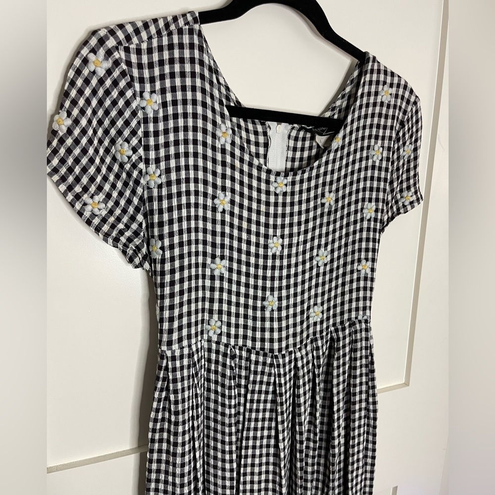 XTMRZ Vintage Maxi/Midi Black White Checkered Tie Dress with Embroidered Daisy